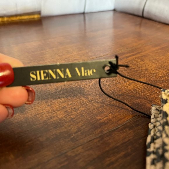 NWT - Sienna Mae Wallet - Picture 3 of 6